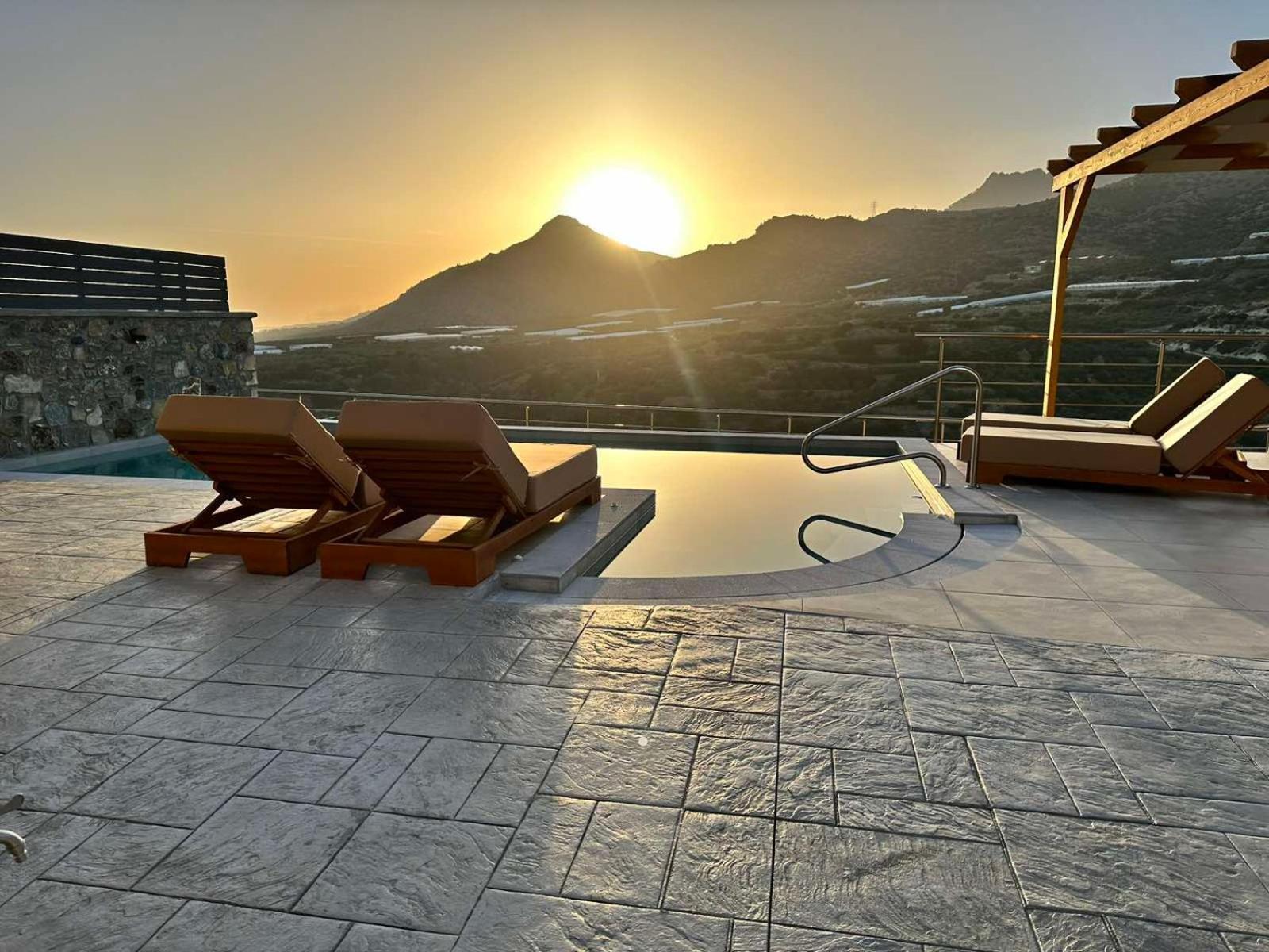 Mediterranean View Villa Макригиалос Экстерьер фото